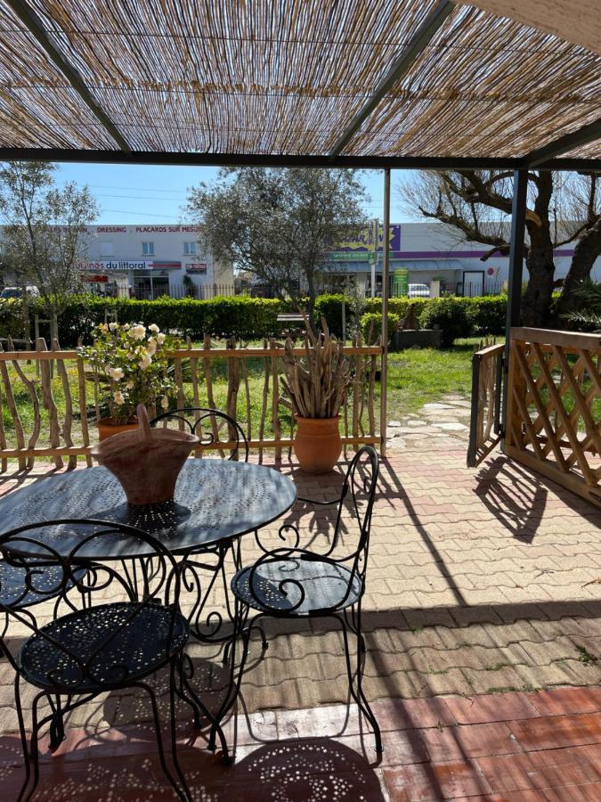Les Flo Location Apartamento Aigues-Mortes Exterior foto