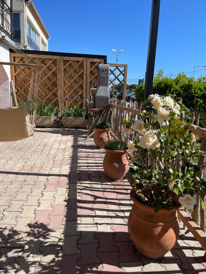Les Flo Location Apartamento Aigues-Mortes Exterior foto